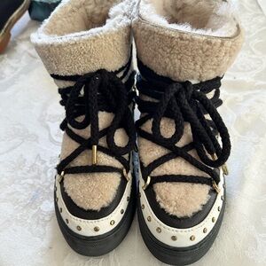 Inuikii Sheerling Booties